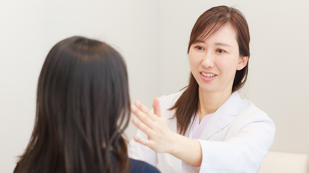 眼輪筋のバランスを診断
